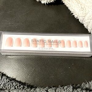 Static Nails Reusable Pop-On Manicures